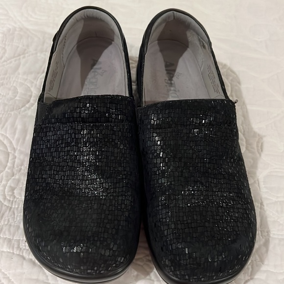 Alegría Keli Gently Used Clogs, Limited Edition color Tile Me More Black - Picture 2 of 5